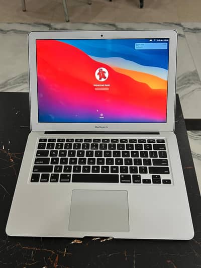MacBook Air, core i7, 8gb ram, rarely used