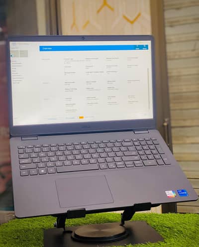 Dell Inspiron 3501 core i5 11th gen 8/256 GB SSD slimmest laptop G7