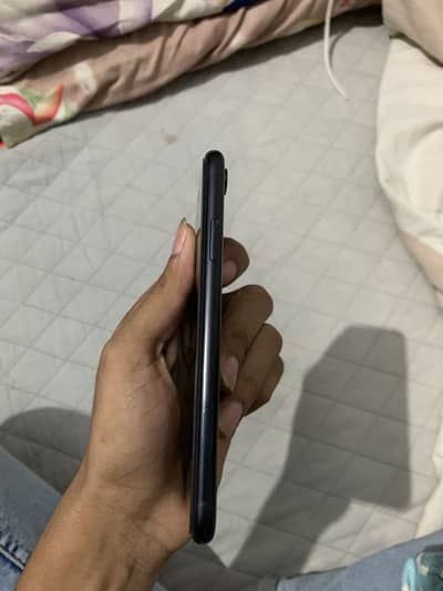 iPhone Xr 10 by 9 water pack All okay.   0306 4131790