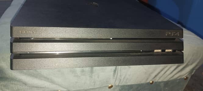 PS4 pro 1 TB in Jailbreak