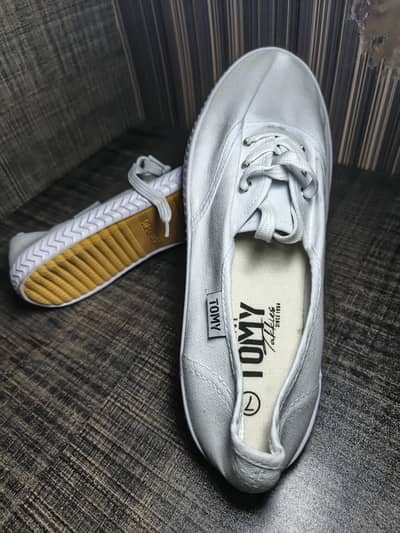 shoes available, different sizes.