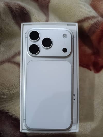 Apple iPhone 17 Pro jv