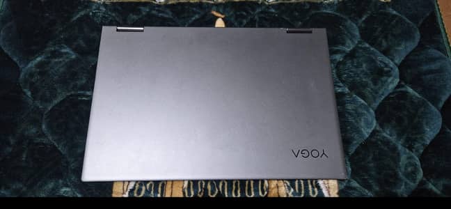 lenovo yoga 730 15" Core i5 8 Gen 8GB RAM 256GB SSD Touch Screen