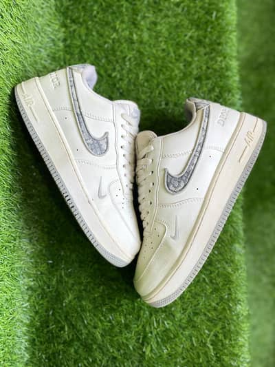 Nike sneakers or Jordans