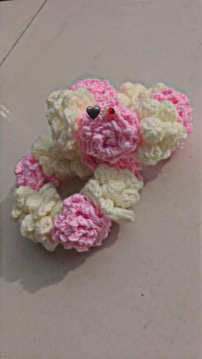Handmade Crochet Rose Gajra - Bridal/Mehndi Wear (Various Colors)