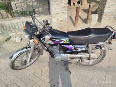 Honda CG 125 black colour