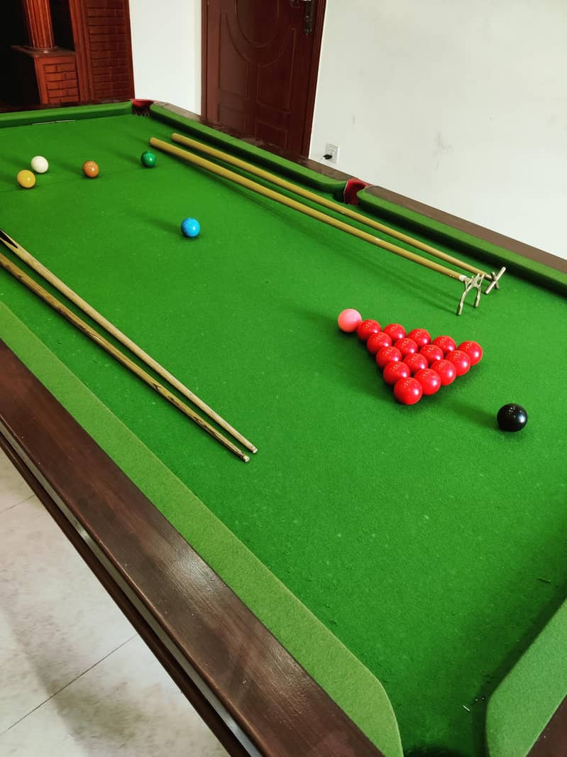 Snooker Table 0