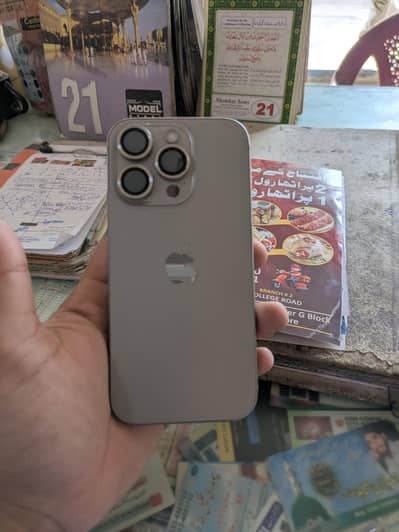 Iphone 16 pro natural titanium JV 10/10