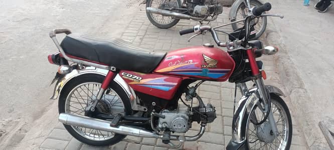 2007 Honda bike for sail Sheikhupura. . . . name krwa ky lejani pary gi