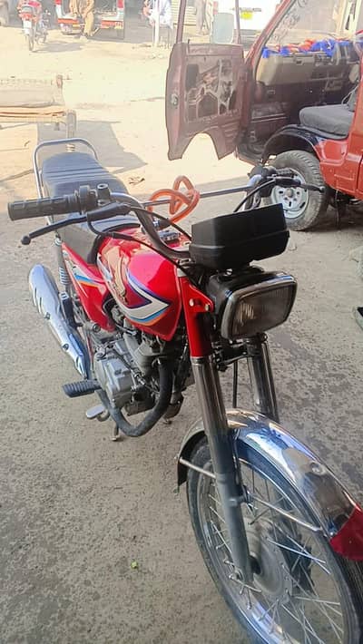 Honda 125 model 2016. pindi num