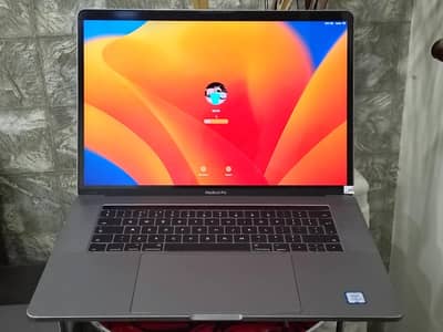 MacBook Pro 2017 i7-A1707 16/256 15 inch