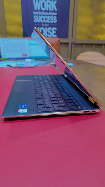 hp spectre i7  11th Gen