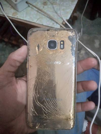 samsung s7 edge official pta approved all ok  03308234706 contact me