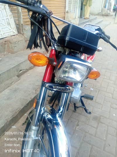 125 24 k 12 month ki ha A1 condition ha mirror sound