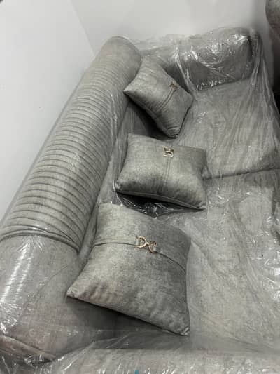 Luxury 5+2 = 7Seater Sofa Set with Center Table & 8-Chair Dining Table