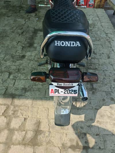 Honda CD 70 bike Punjab ka number 2025 model 03.25. 24.22. 87.6.