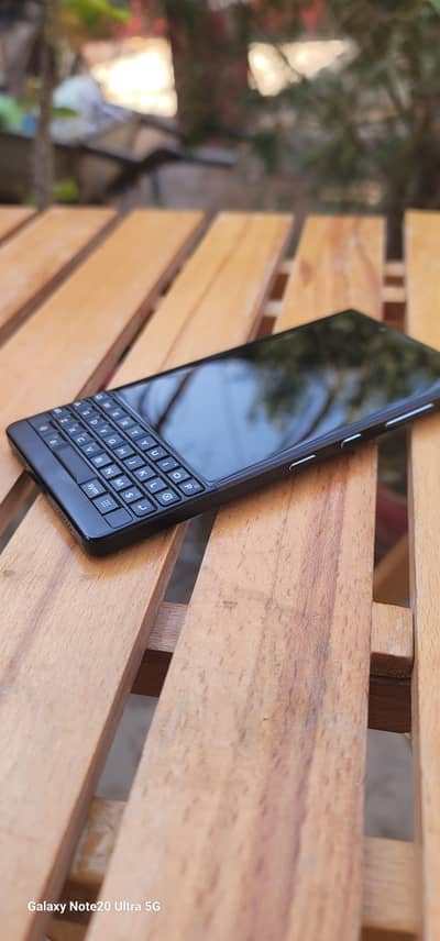 blackberry key 2 black in just new condition (6/64 )