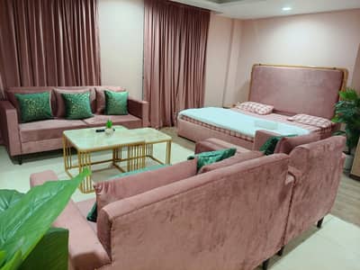 Lavish Studio Apartment Gold Crest DHA Ph4 on per day rent