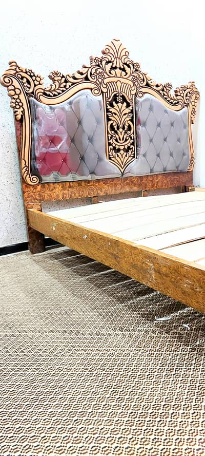 Bed Set king size brand new condition with side table dressing