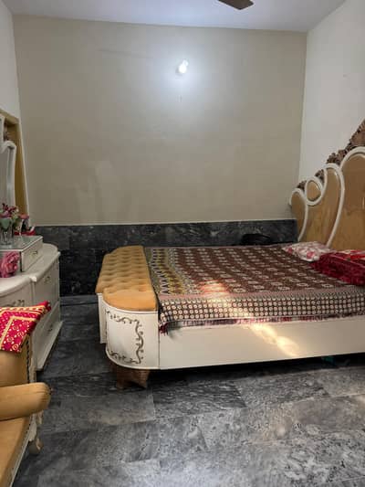 Bed and Shokas for sale