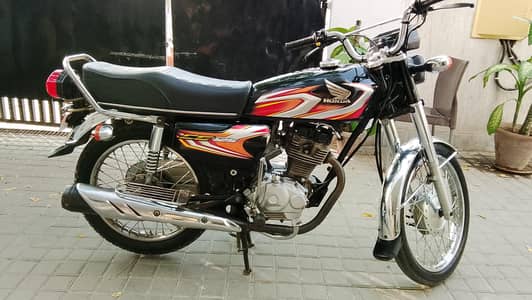 125 (2023) urgent sale