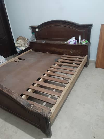 King size bed and almari (used)