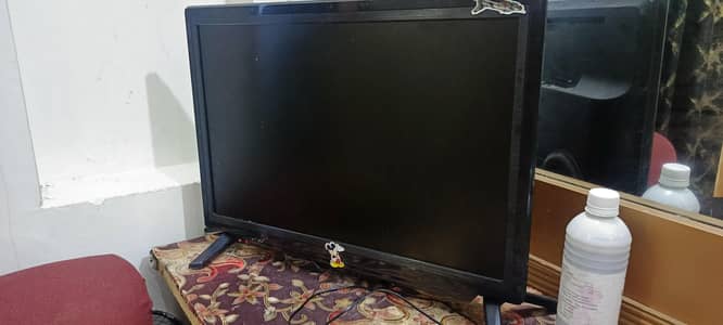22 inch LCD ok conditions