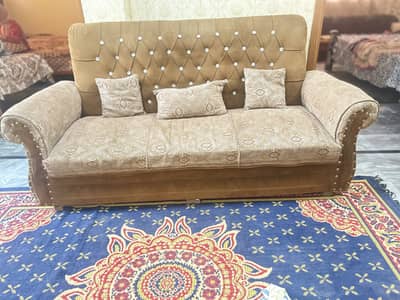 3 seater is used baki  dono bilkul new condition han