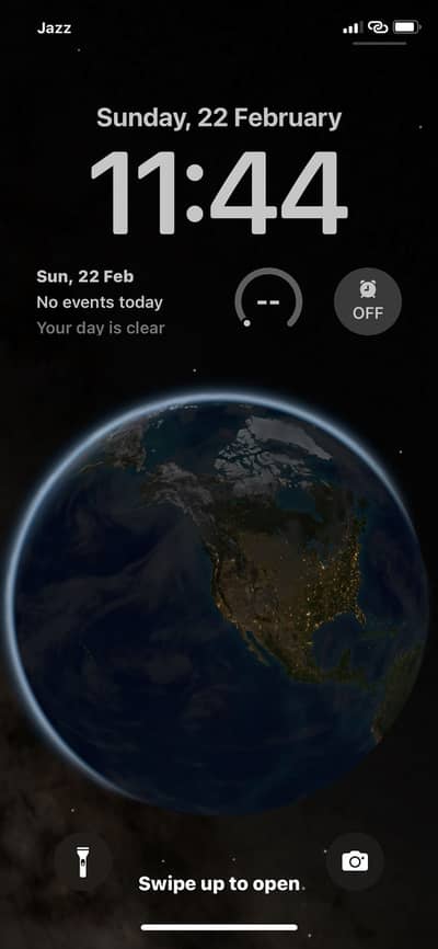 Original Iphon with charger 10/8 total geneuin not open not repair