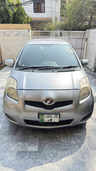 Toyota Vitz 2010 model immaculate condition