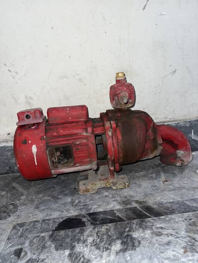 Self suction water pump