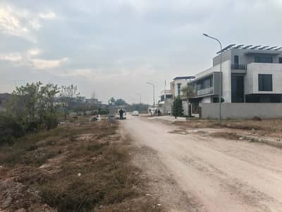 Plot For Sale in Park Enclave Islamabad