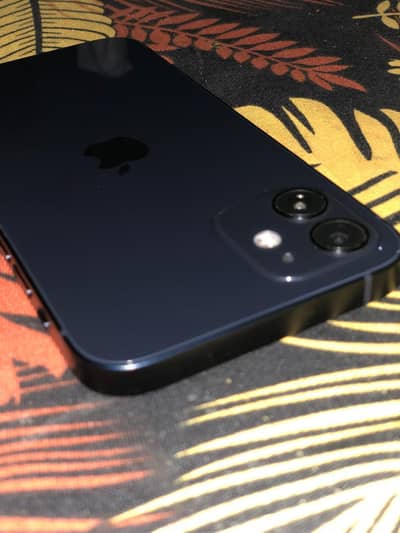 iPhone 12 non Pta 10/10 condition