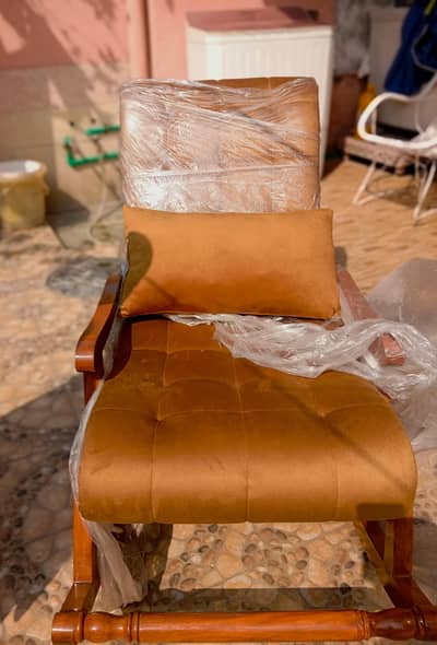 BRAND NEW RELAXING ROCKING CHAIR . . . *03008017226