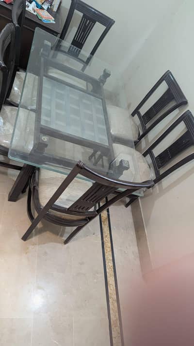 Six seater dinning Table