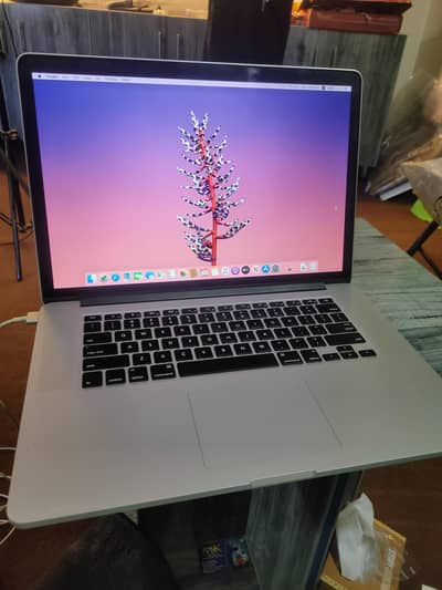 MacBook pro core i7 16gb ram 512 SSD 15inch 2gb graphic 2014