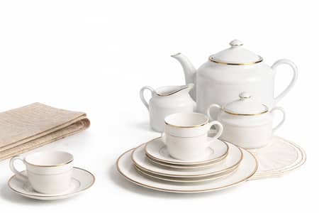 Timeless Elegance – 24-Piece Ceramic Tea Set with Gold Accents