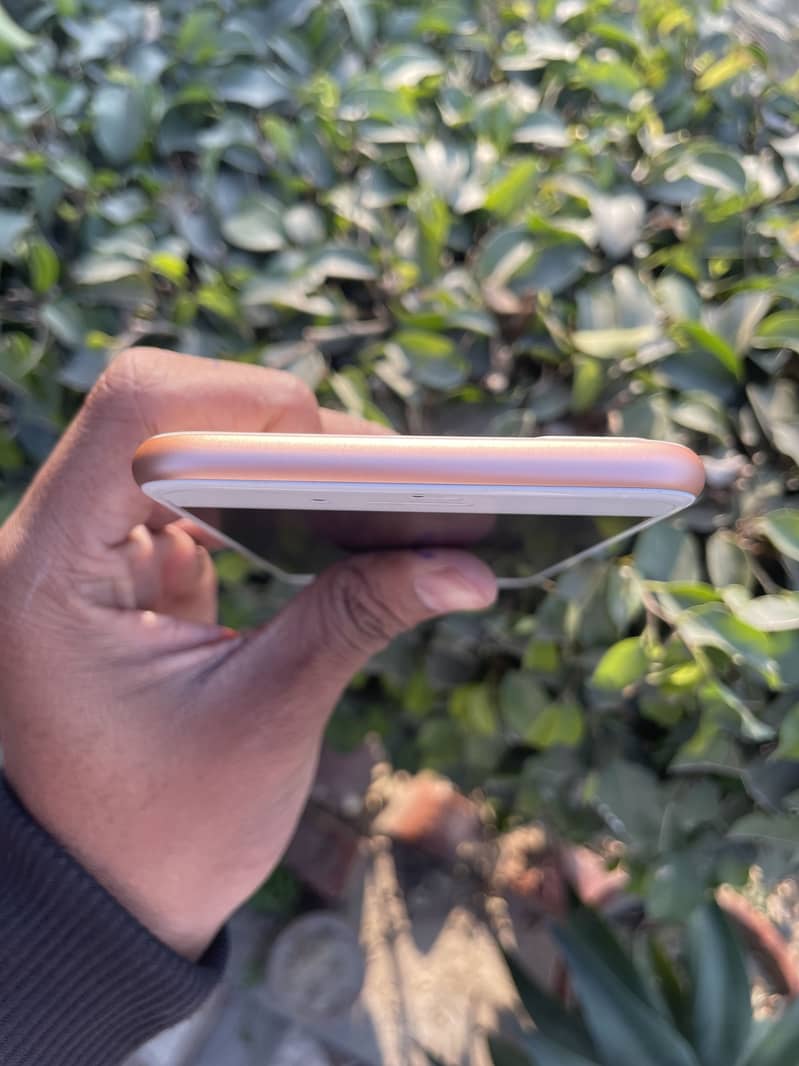 IPHONE PLUS GOOD CONDITION 1