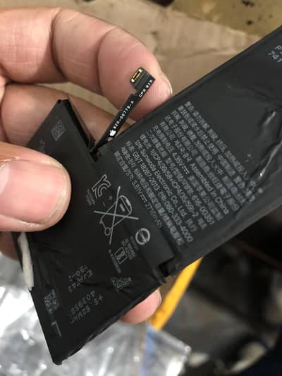 orignl battery or panel interested person contact me