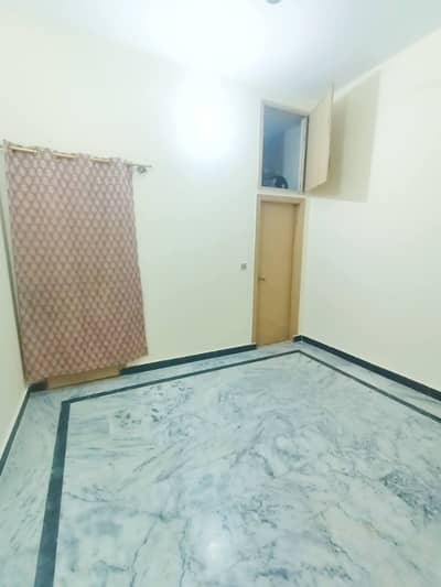 I-9 4 Flat Available for Rent