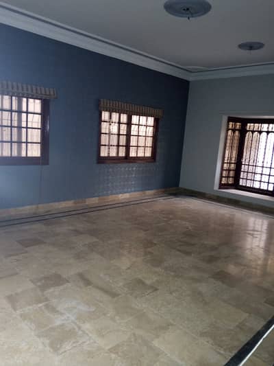 three bed dd 400yards portion for rent in johar