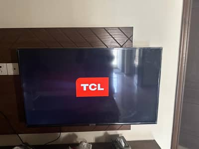 TCL 43"