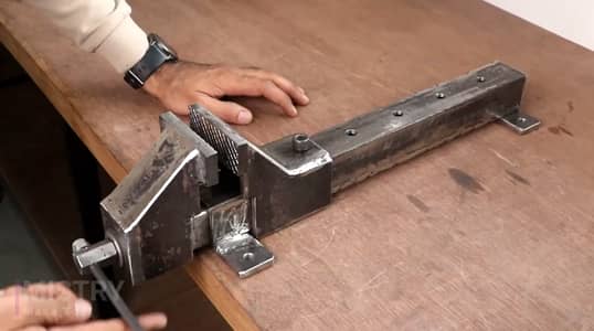 Adjustable Heavy-Duty Bench Vise