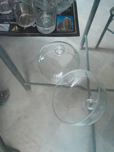 salad serving dish and kehwa glasses