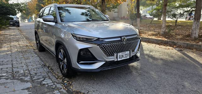 Oshan X7 Future Sense 7 seater