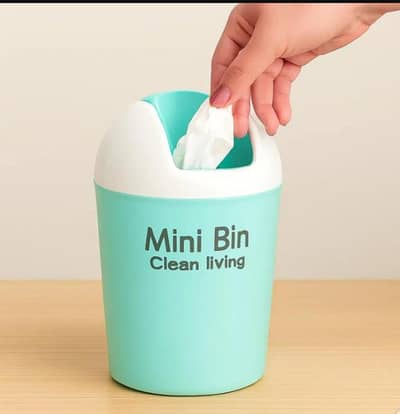 Mini Plastic Desktop Trash bin