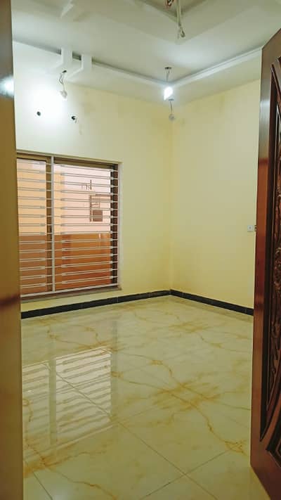 10 Maral Upper Portion For Rent in Qayum blk