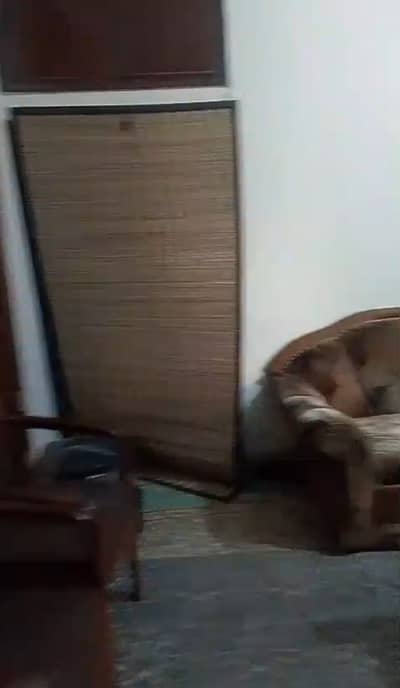 Allama Iqbal Town 5 Marla Lower Portion for Bacholor Office Use k laye Rent par available ha