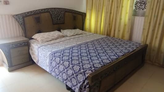 King Size Bed + 2 Side Tables + Dressing