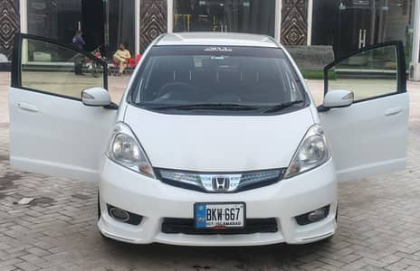 Honda fit shuttle 1.3 hybrid